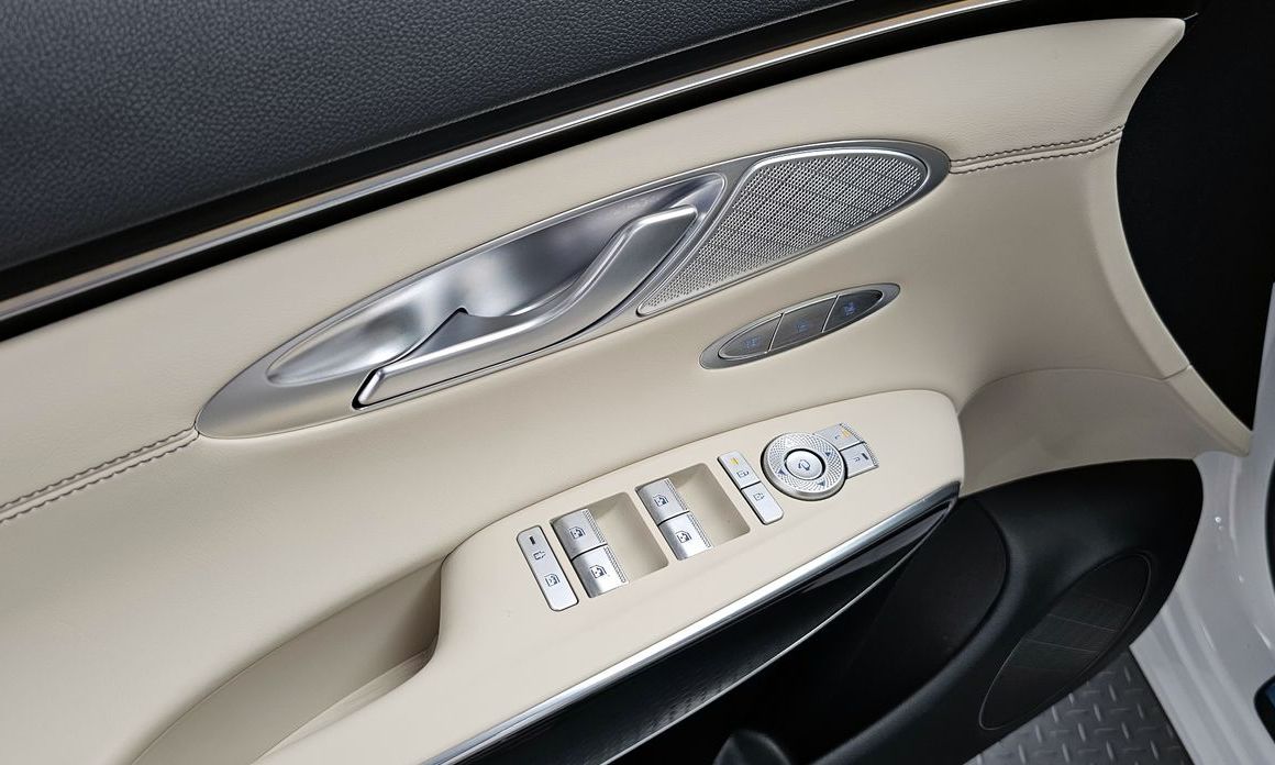 Genesis GV70 2025