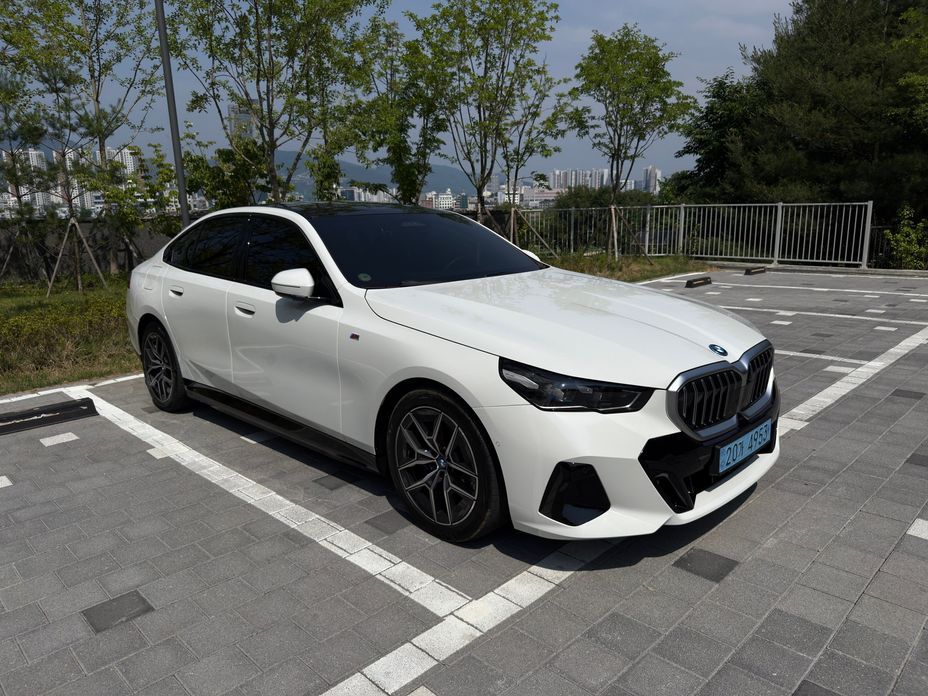 BMW i5 2024