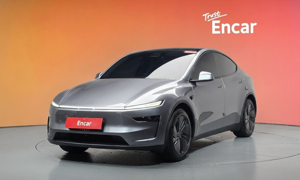 Tesla Model Y 2025