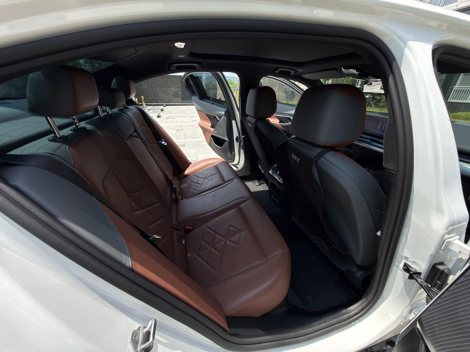 BMW i5 2024