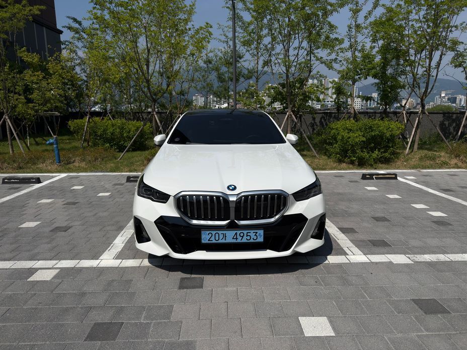 BMW i5 2024