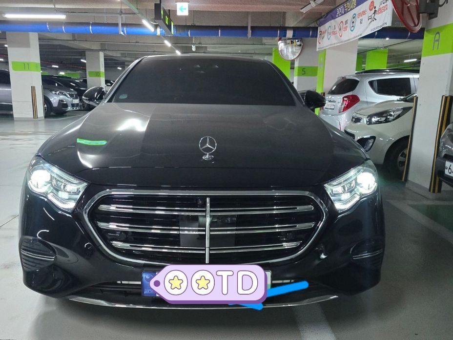Mercedes-Benz E-Class 2024