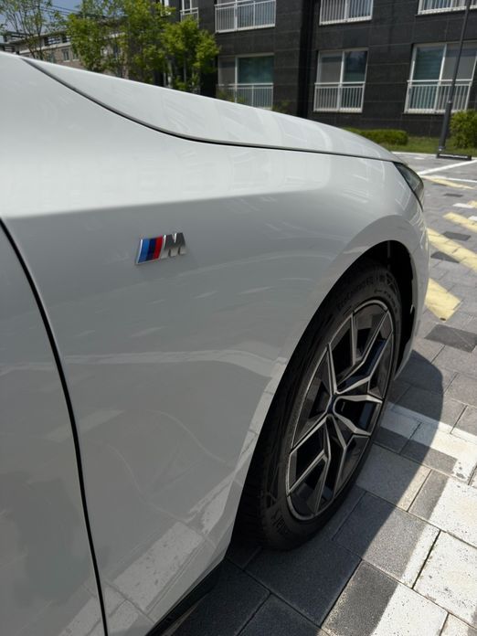 BMW i5 2024