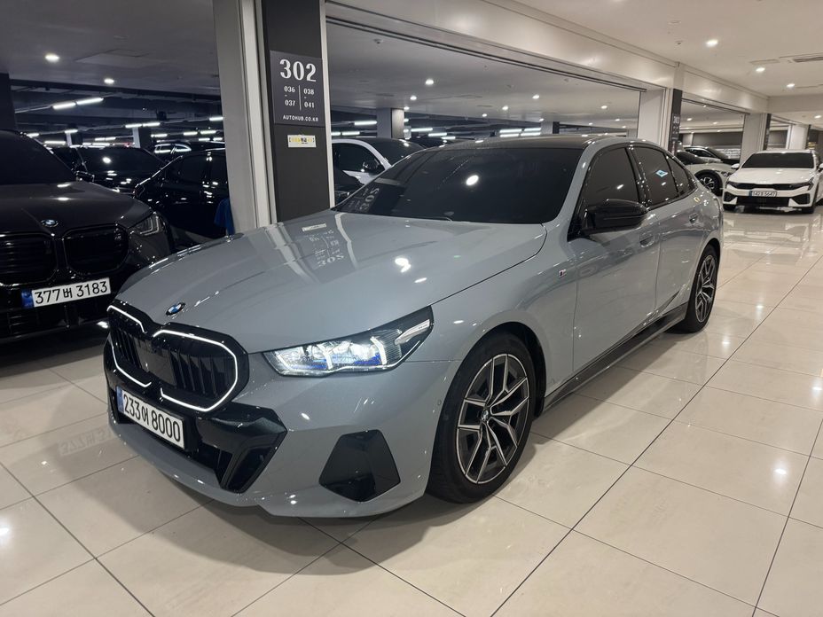 BMW 5-Series 2024
