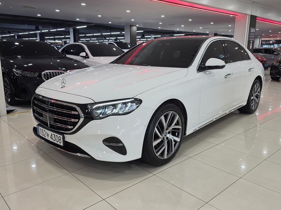 Mercedes-Benz E-Class 2025