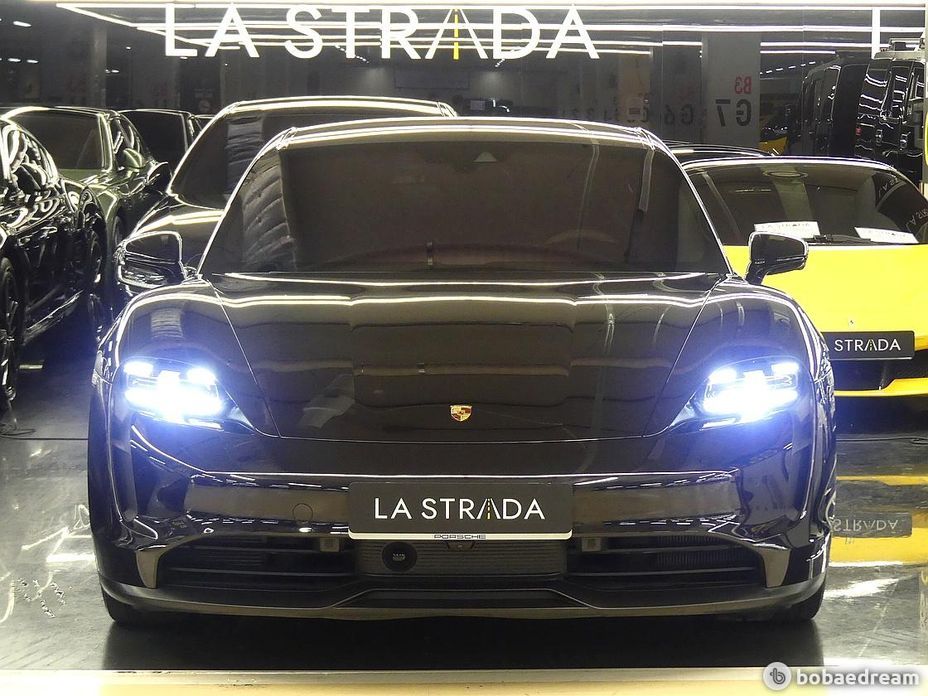 Porsche Taycan 2023