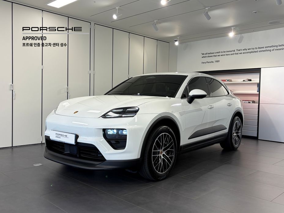 Porsche Macan 2025
