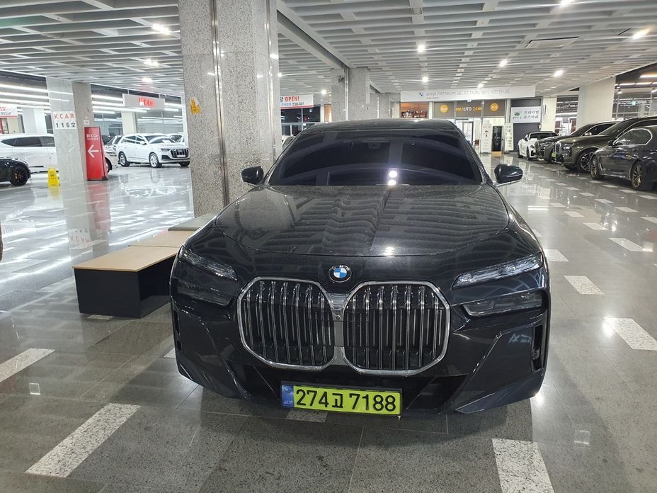 BMW 7-Series 2024