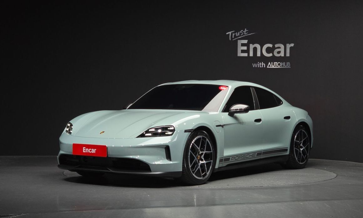 Porsche Taycan 2025