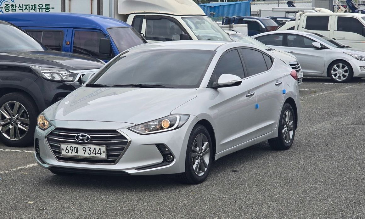 Hyundai AVANTE 2016