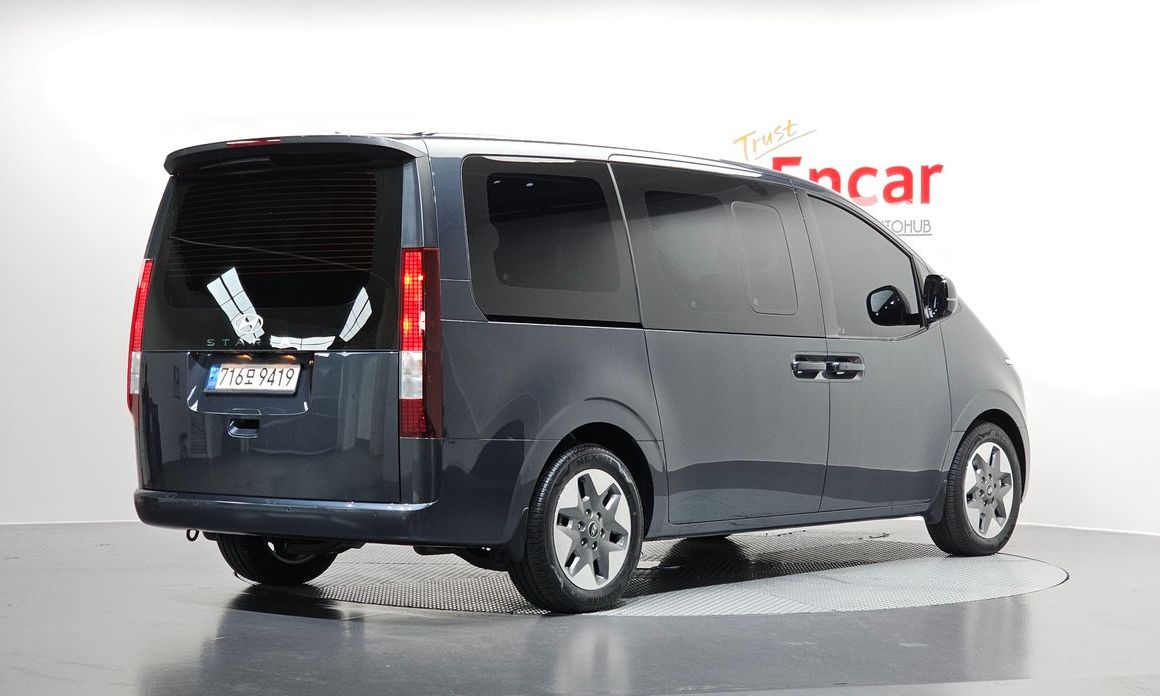 Hyundai Staria 2025