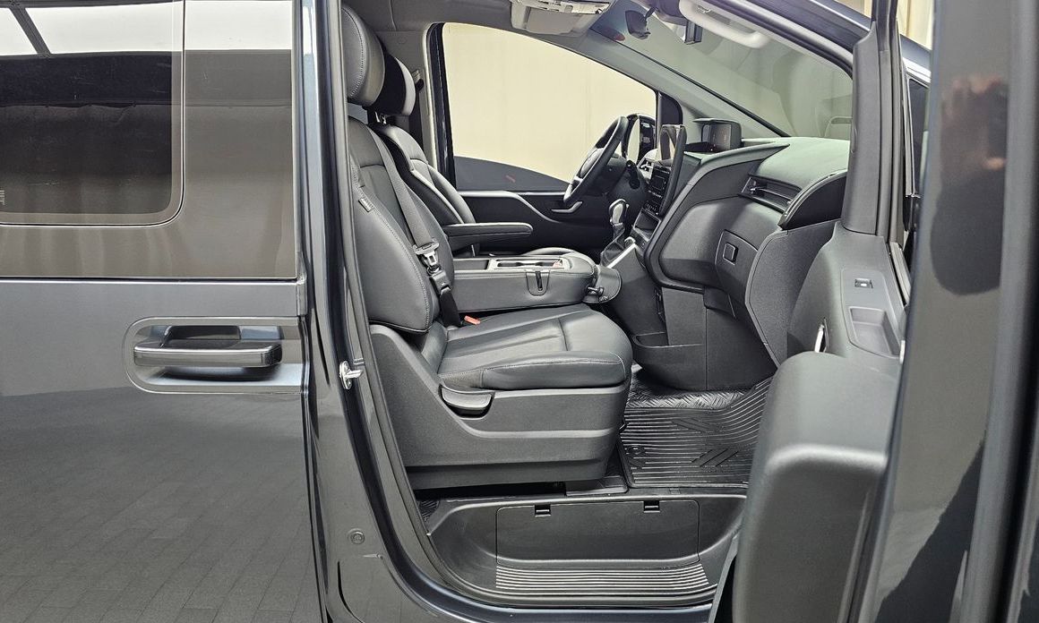Hyundai Staria 2025