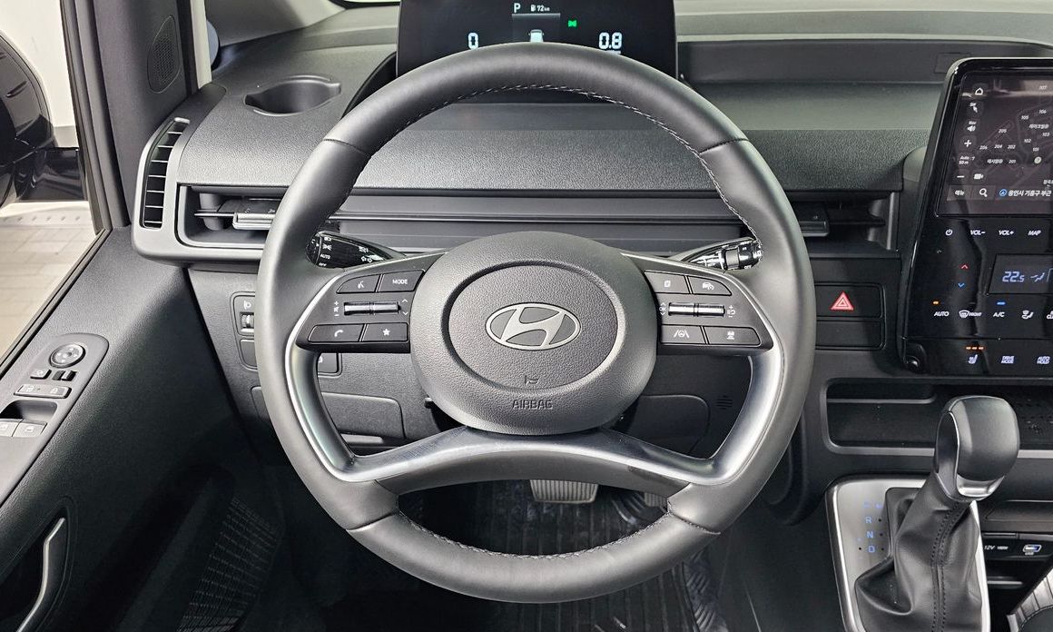 Hyundai Staria 2025