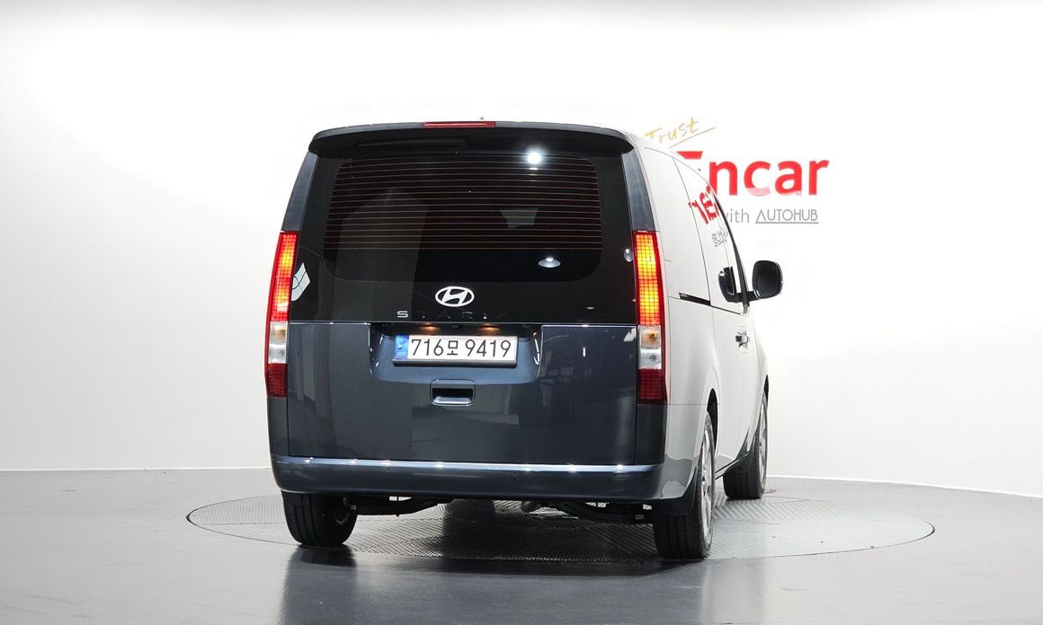 Hyundai Staria 2025