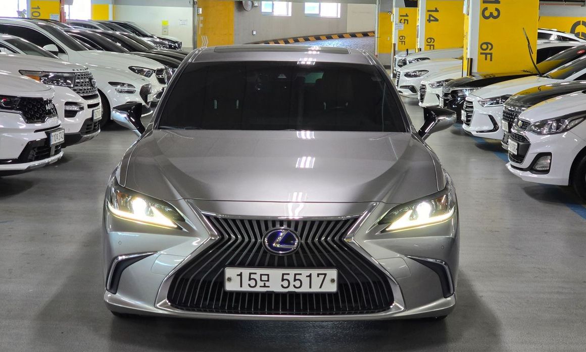 Lexus ES 2019