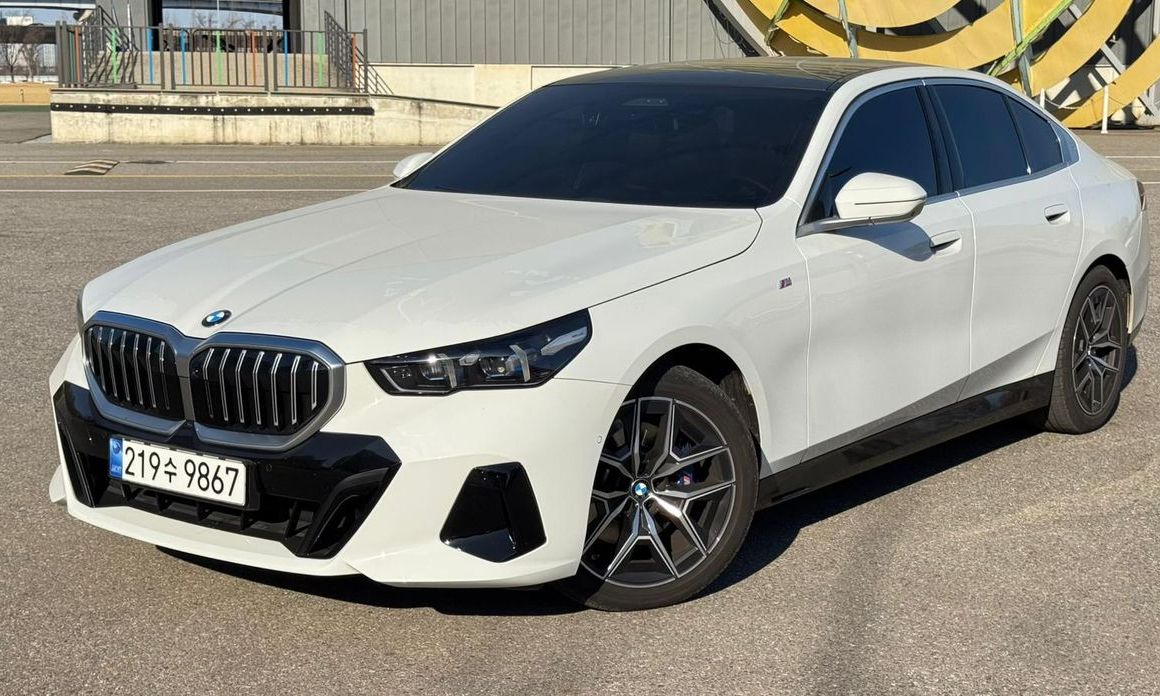 BMW 5-Series 2024