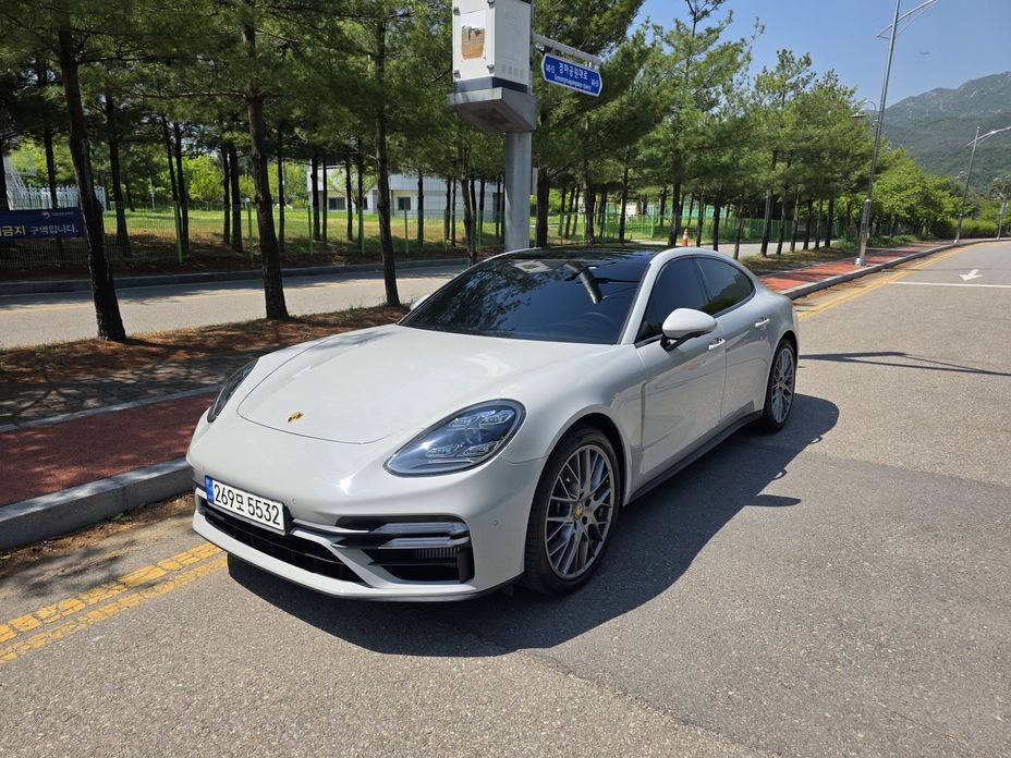 Porsche Panamera 2022