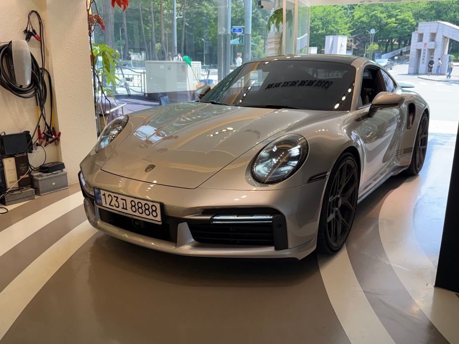 Porsche 911 2025