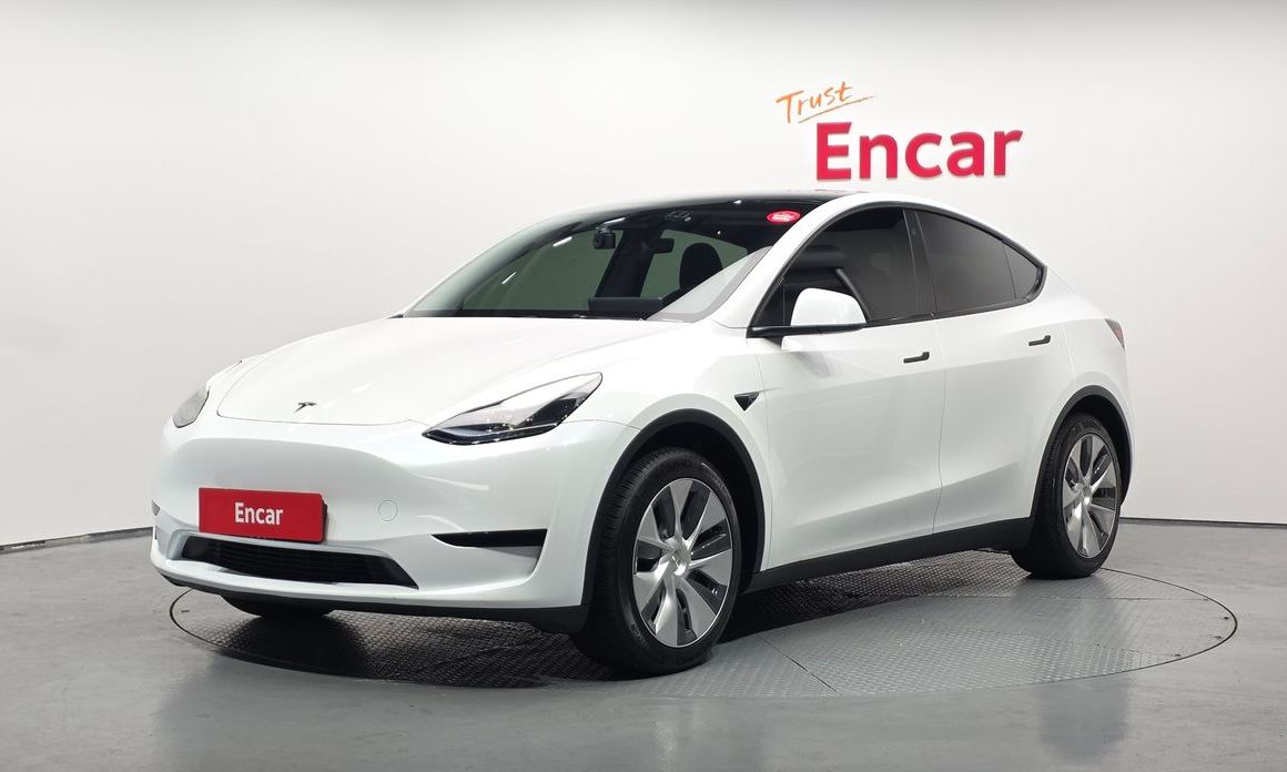 Tesla Model Y 2024