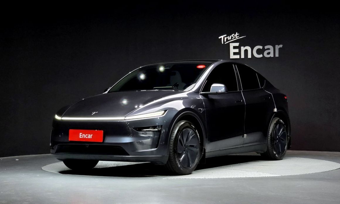Tesla Model Y 2025