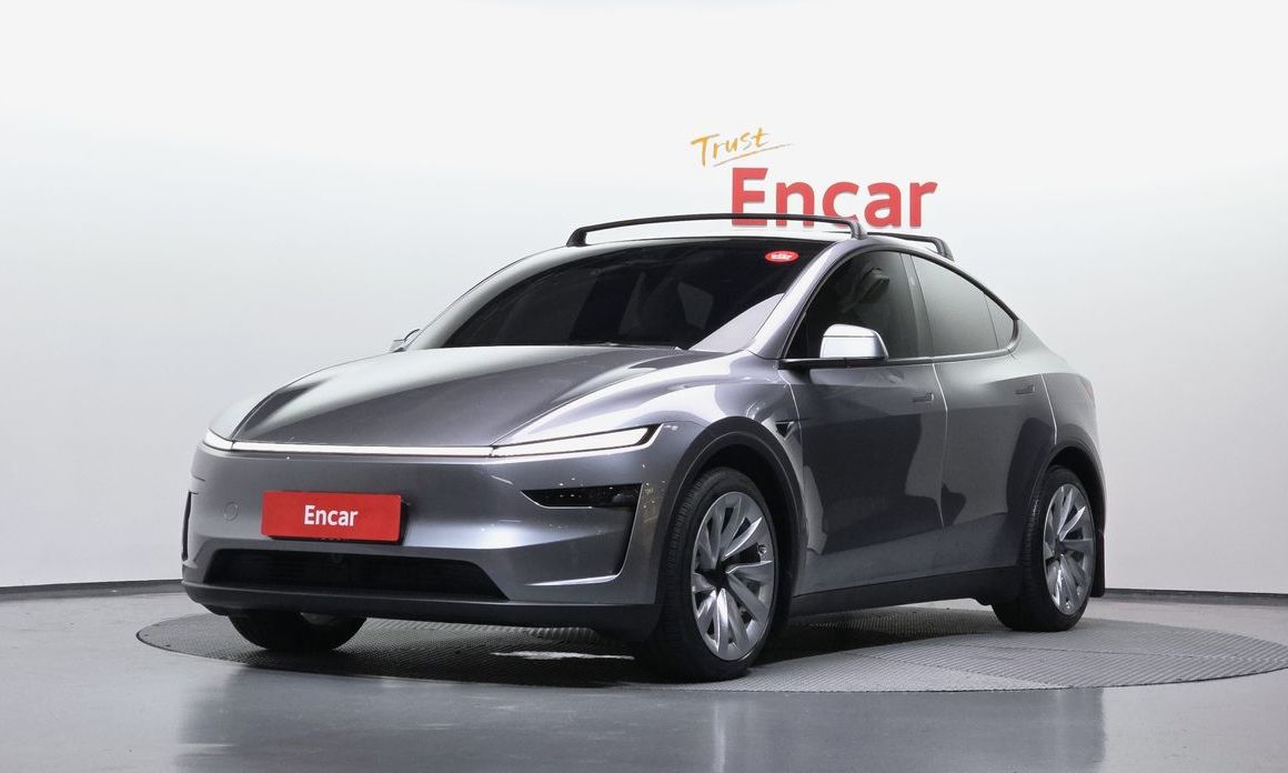 Tesla Model Y 2025