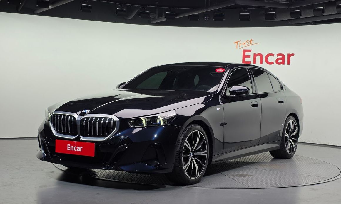 BMW 5-Series 2024