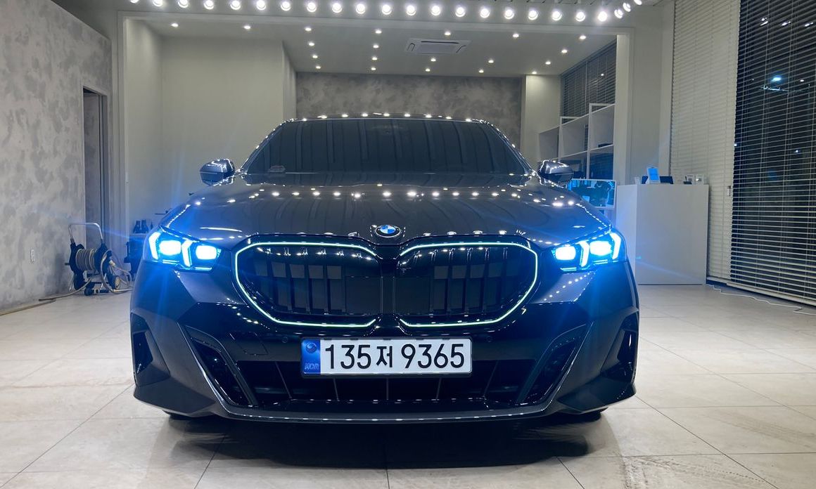 BMW 5-Series 2025