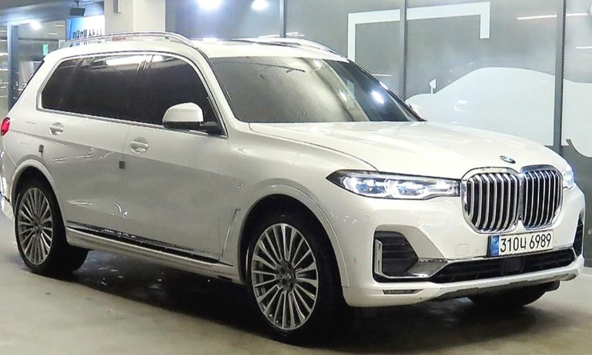 BMW X7 2021