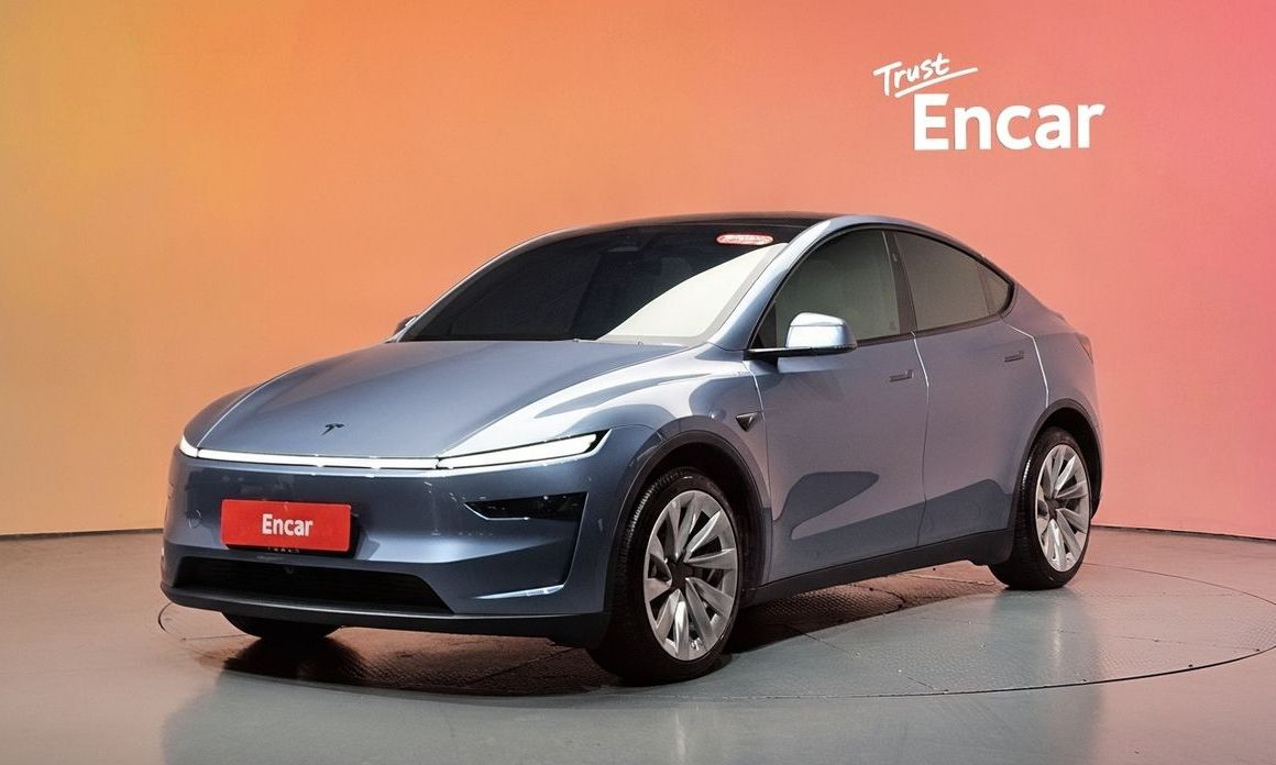 Tesla Model Y 2025