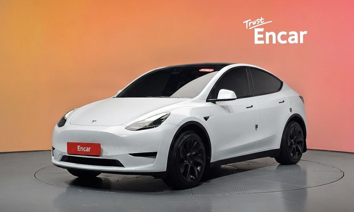 Tesla Model Y 2024