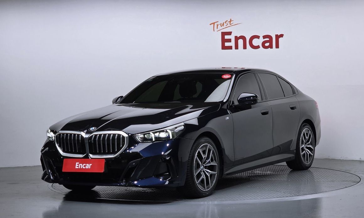 BMW 5-Series 2024