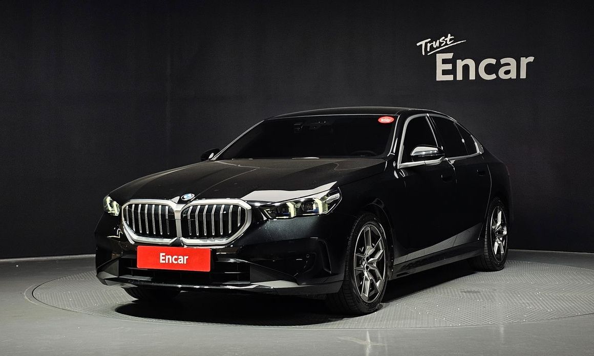 BMW 5-Series 2024