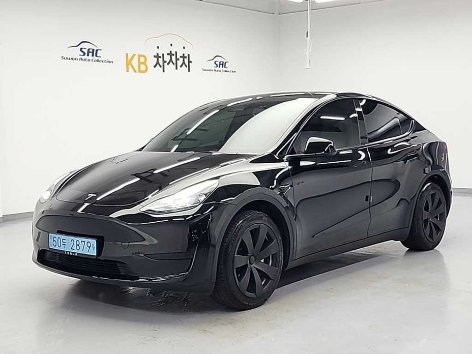 Tesla Model Y 2024