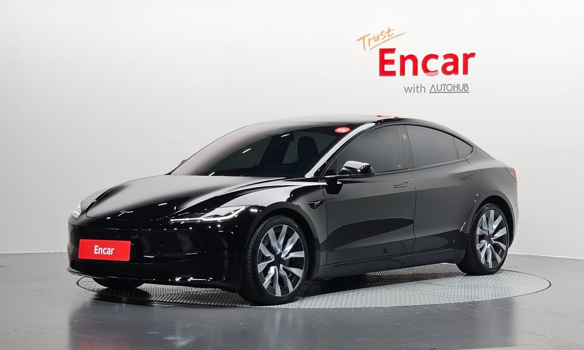 Tesla Model 3 2024