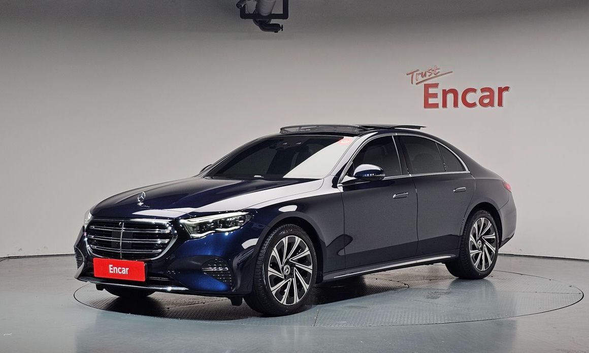 Mercedes-Benz E-Class 2024