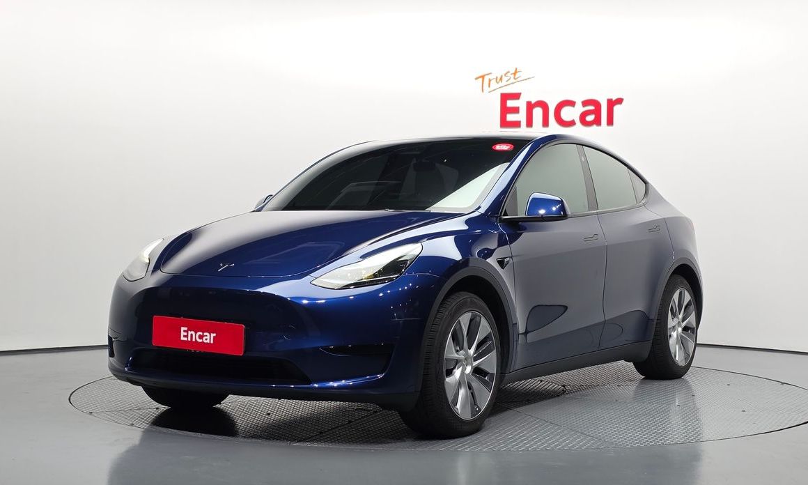 Tesla Model Y 2024