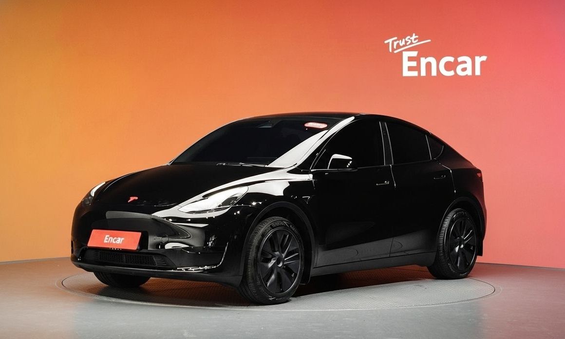 Tesla Model Y 2024