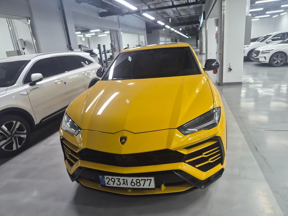 Lamborghini Urus 2021