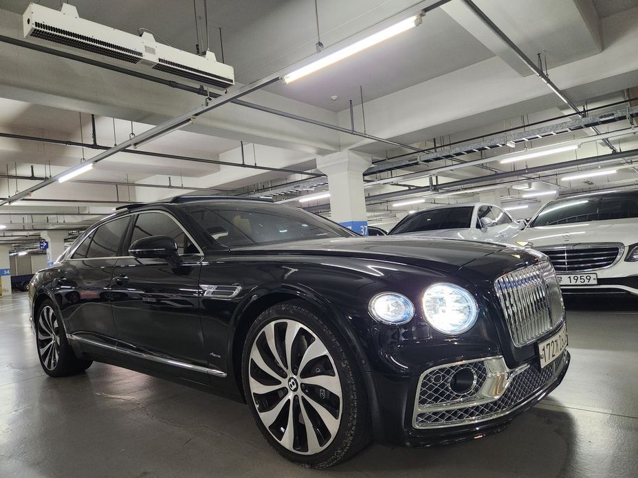 Bentley Flying Spur 2023