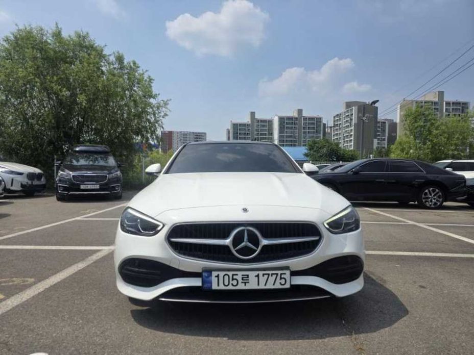 Mercedes-Benz C-Class 2024