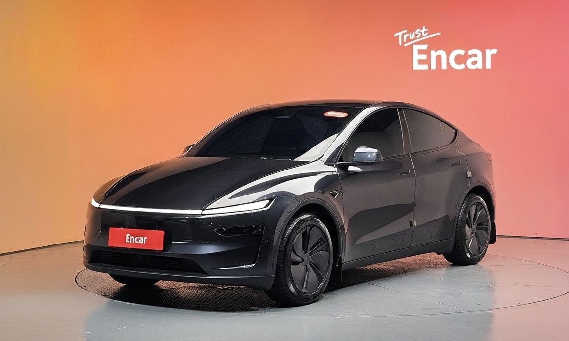 Tesla Model Y 2025