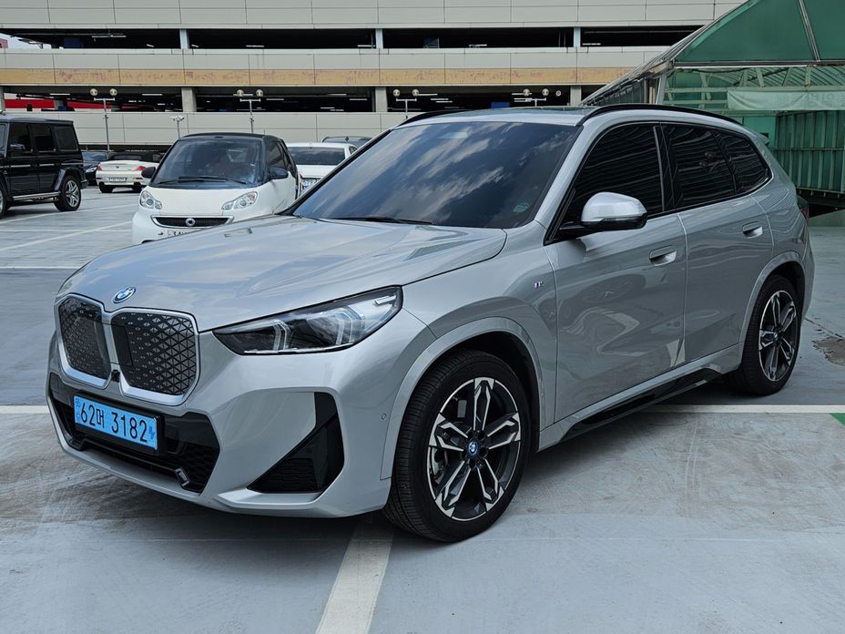BMW iX1 2024