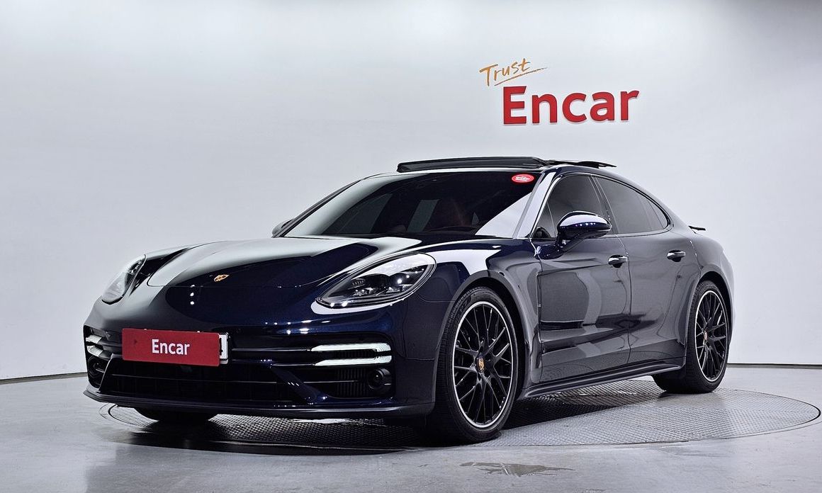 Porsche Panamera 2021