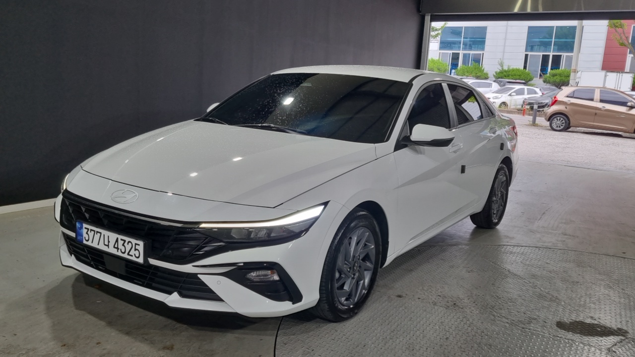 Hyundai AVANTE 2024