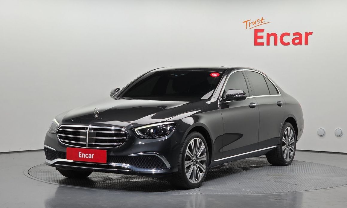 Mercedes-Benz E-Class 2023