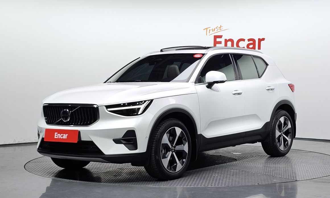 Volvo XC40 2025