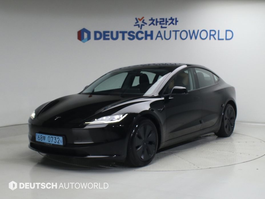 Tesla Model 3 2024