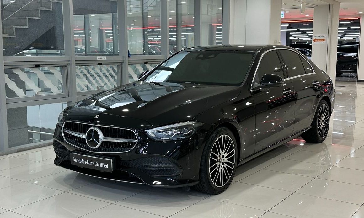 Mercedes-Benz C-Class 2024