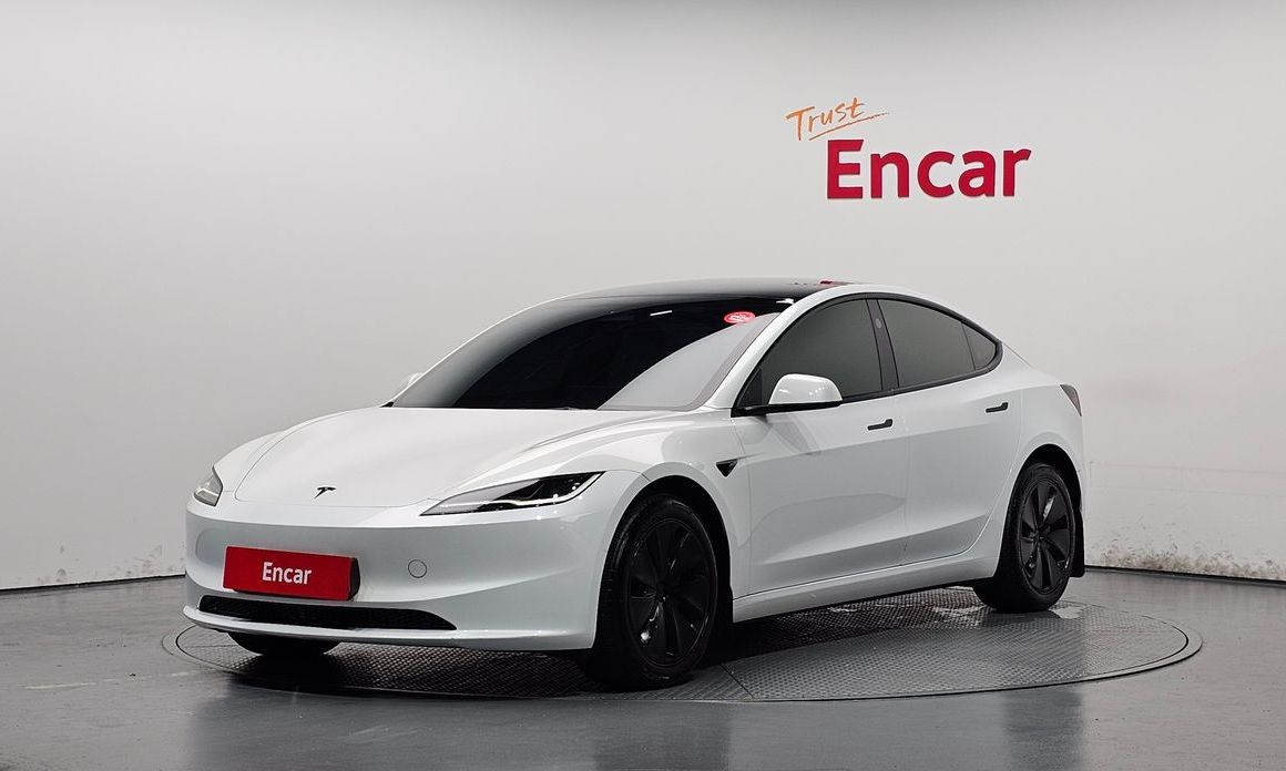 Tesla Model 3 2024