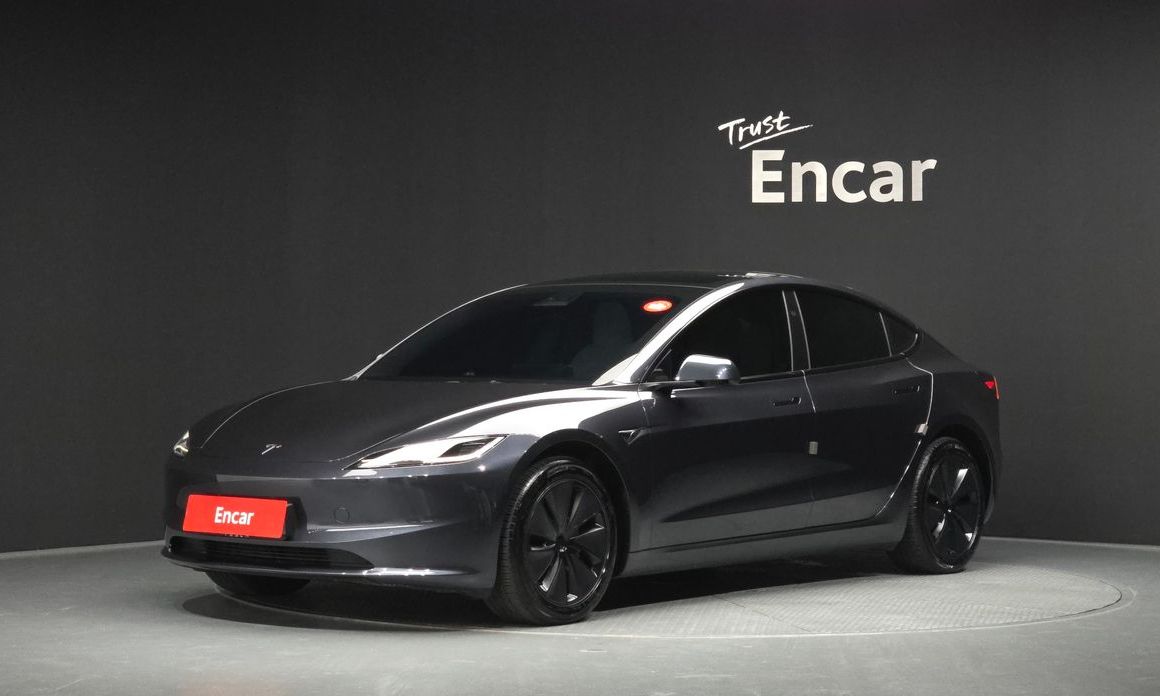 Tesla Model 3 2025